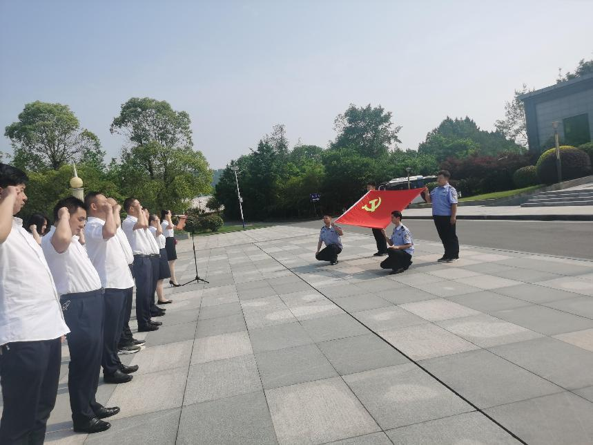 走進(jìn)廉政教育基地，以案為鑒警鐘長(zhǎng)鳴