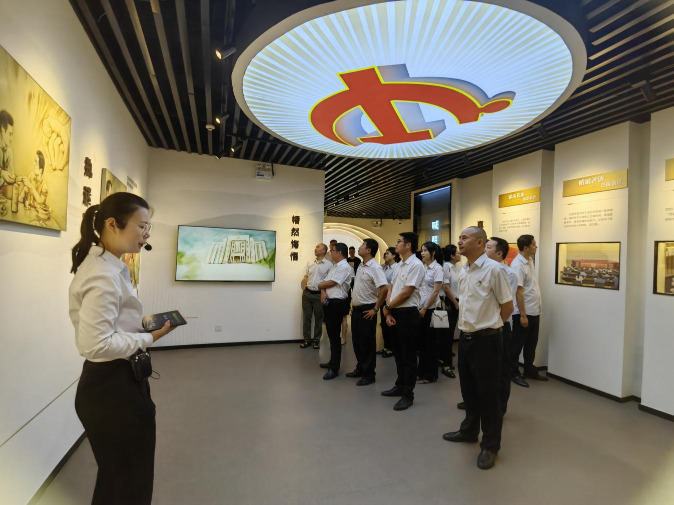 市秦巴農(nóng)擔(dān)公司開展“學(xué)習(xí)黨規(guī)黨紀、筑牢廉潔底線”黨紀學(xué)習(xí)主題黨日活動